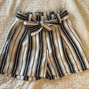 H&M Black and White Size 4 High-Waisted Shorts
